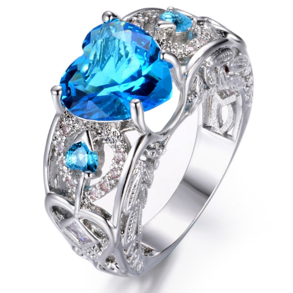 Cocktail Sweetheart Blue Ring